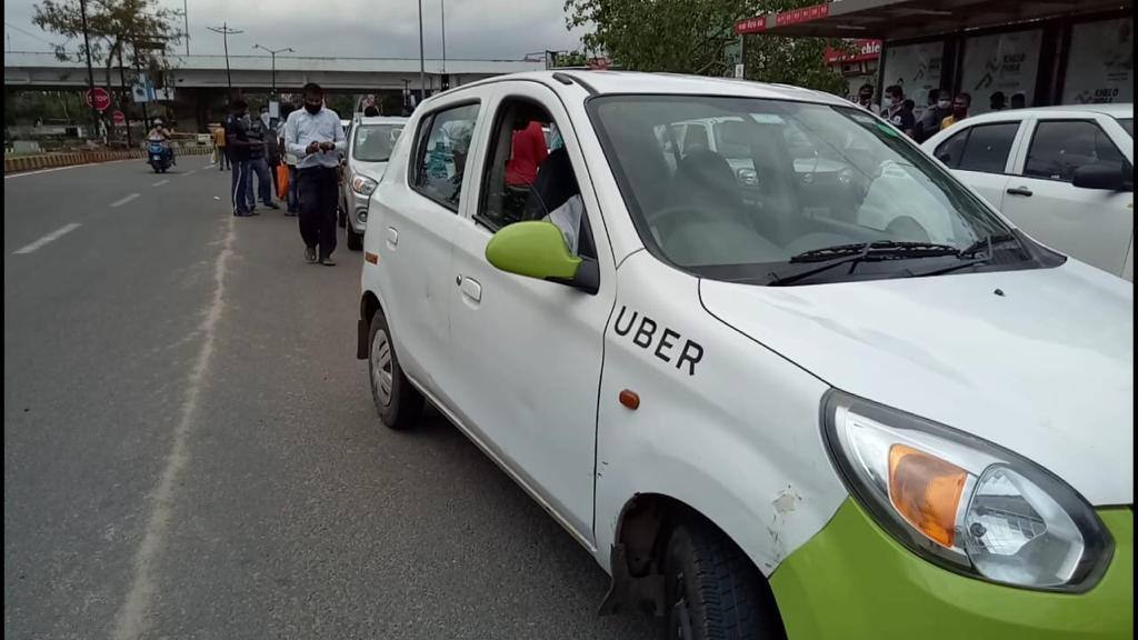 Uber drivers get special pass amid lockdown to work for hospital emergency services
