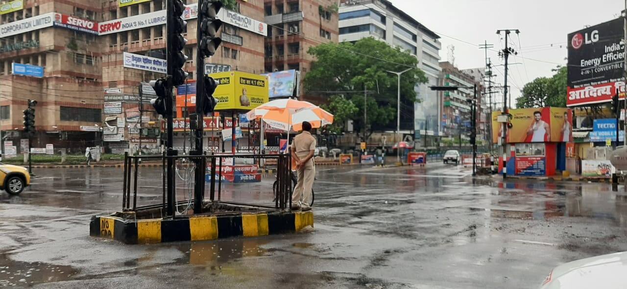 Deserted road in Patna amid Patna