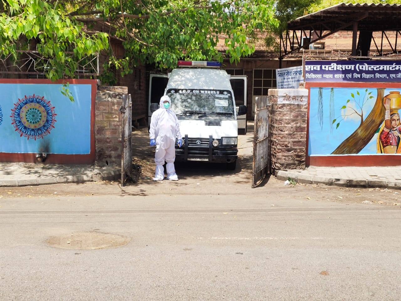 Ambulance carrying bodies of coronavirus patients 