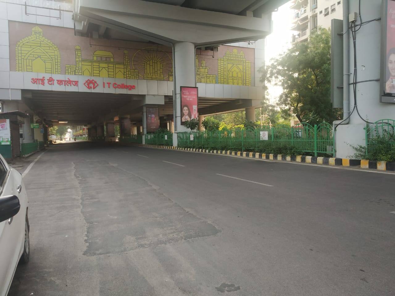 Deserted street in Lucknow