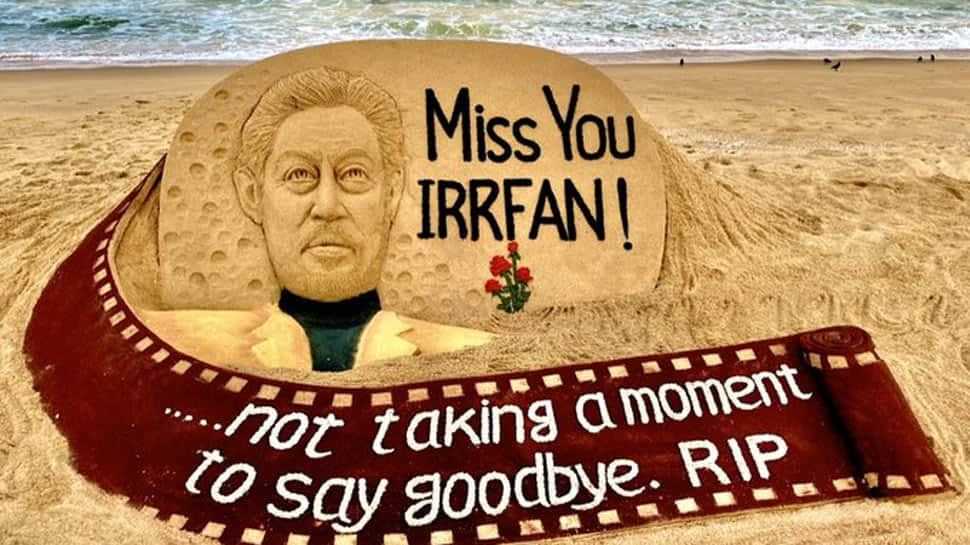 Sudarsan Pattnaik&#039;s heartfelt sand-art tribute to Irrfan Khan will make your eyes moist!