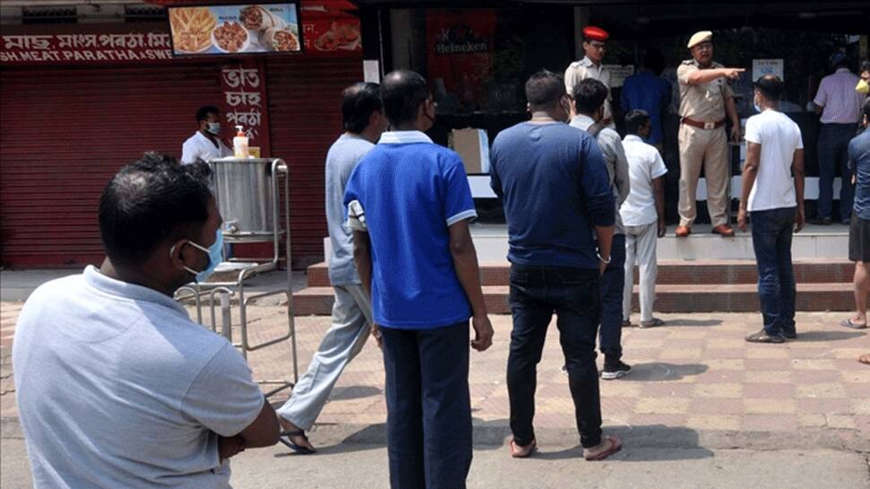 MHA allows liquor stores, paan shops in green zones amid COVID-19 lockdown with conditions 