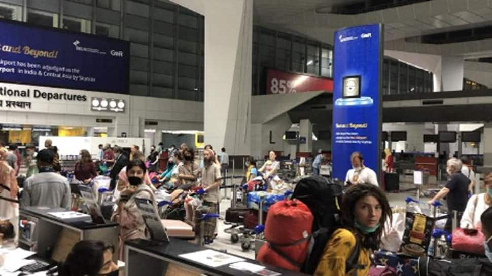 Over 270 Russians stranded in India fly back amid coronavirus COVID-19 lockdown