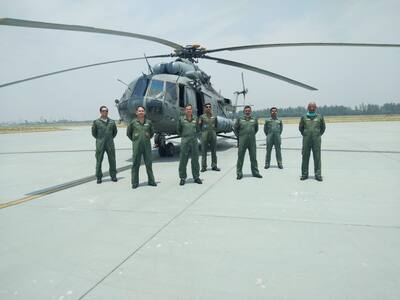 MI17 helicopter flew from Hindon airbase in Ghaziabad to pay tribute to corona warriors