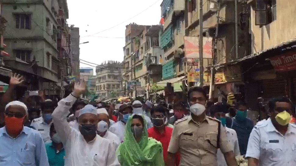 Hundreds, including Trinamool Congress leaders, join peace rally in West Bengal&#039;s Howrah; violate lockdown