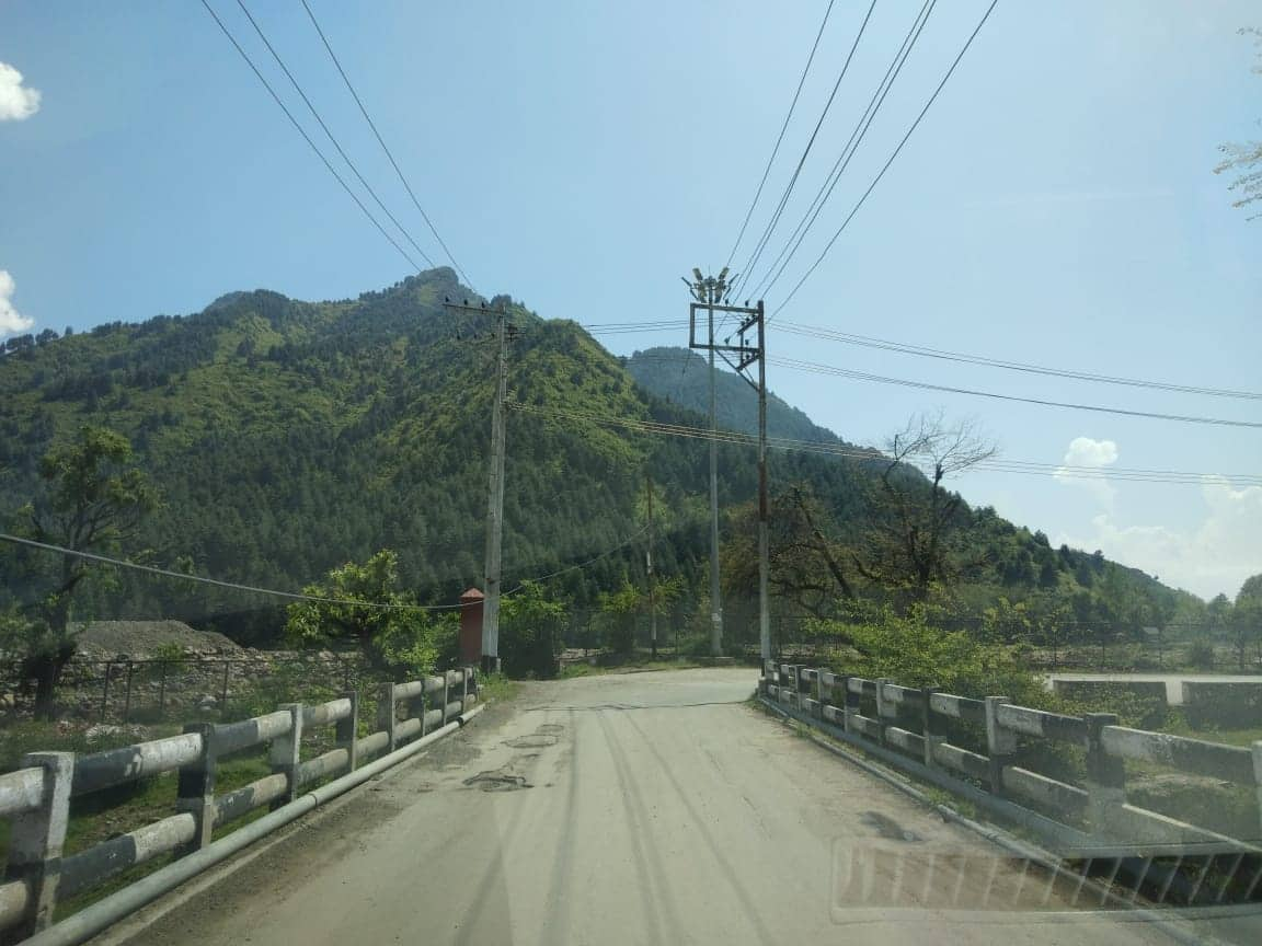 Deserted road in Srinagar 