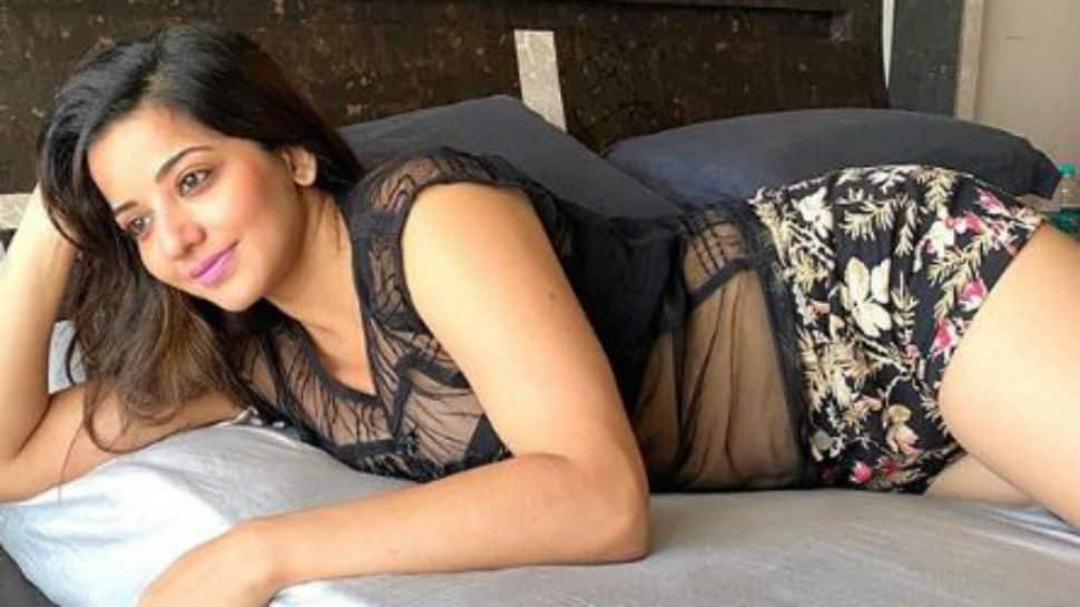 Bhojpuri siren Monalisa’s scintillating pics in black outfit breaks the internet. See them here