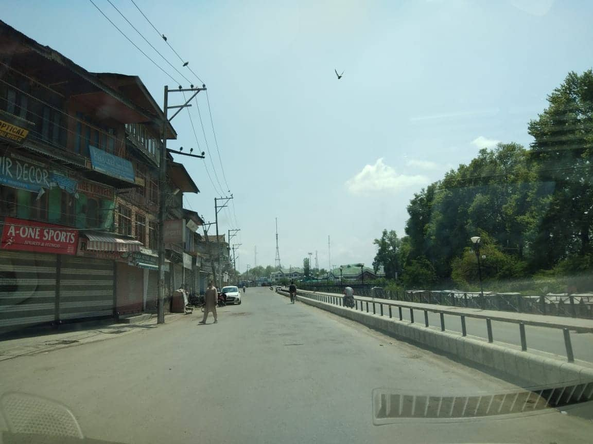 Deserted road in Srinagar amid lockdown