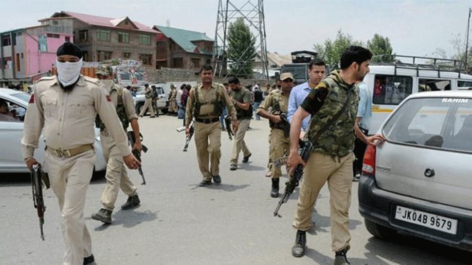 Police officer suffers head injury in clashes with miscreants protesting killing of Riyaz Naikoo