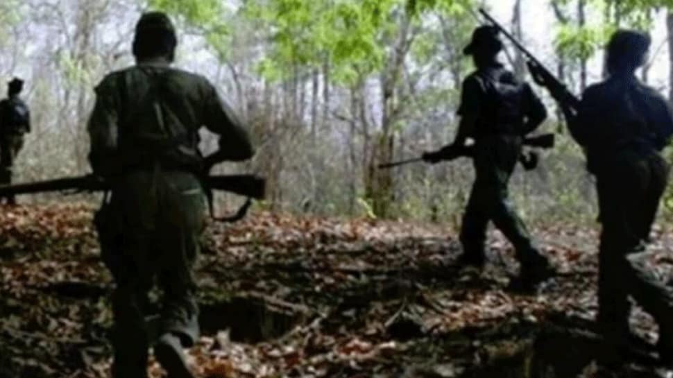 Sub-Inspector, 4 Naxals killed in encounter in Chhattisgarh; 1 AK-47 rifle, 1 SLR weapon seized