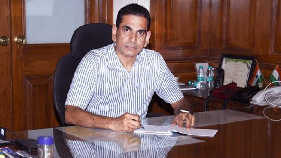 New Brihanmumbai Municipal Corporation chief Iqbal Singh Chahal takes official charge