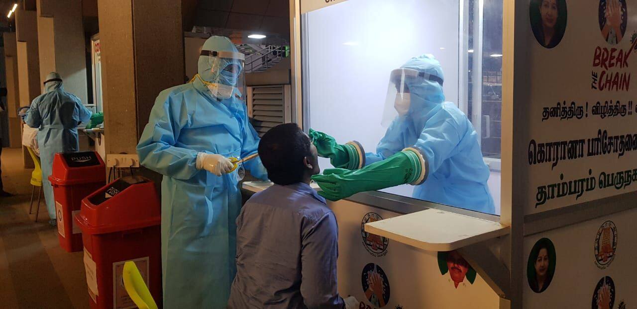 Passengers in Chennai going through medical check-ups (2)