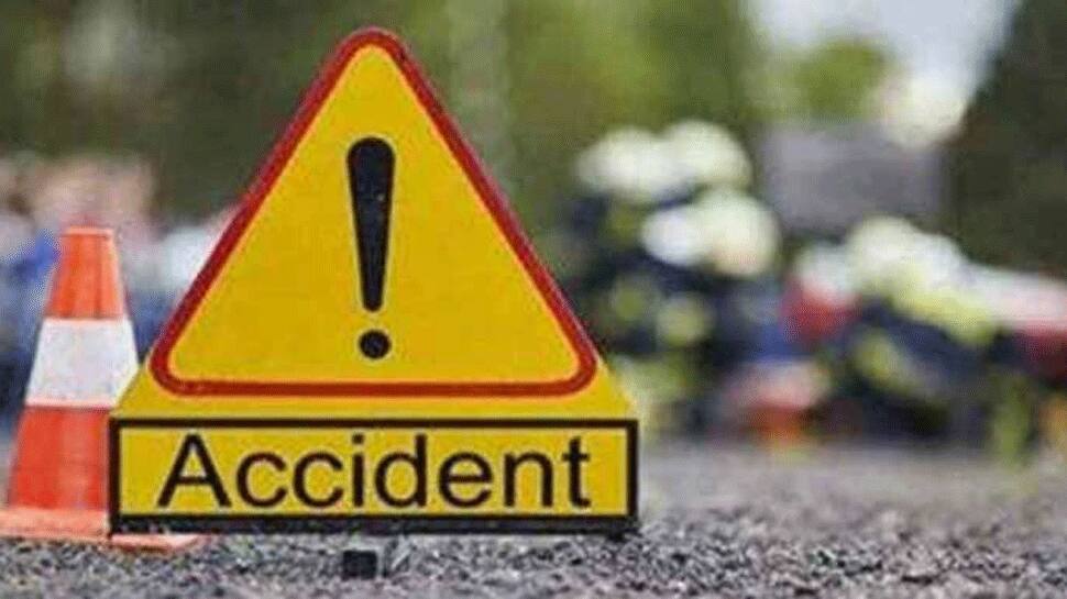 More than 20 injured in car-truck collision in Maharashtra&#039;s Nashik