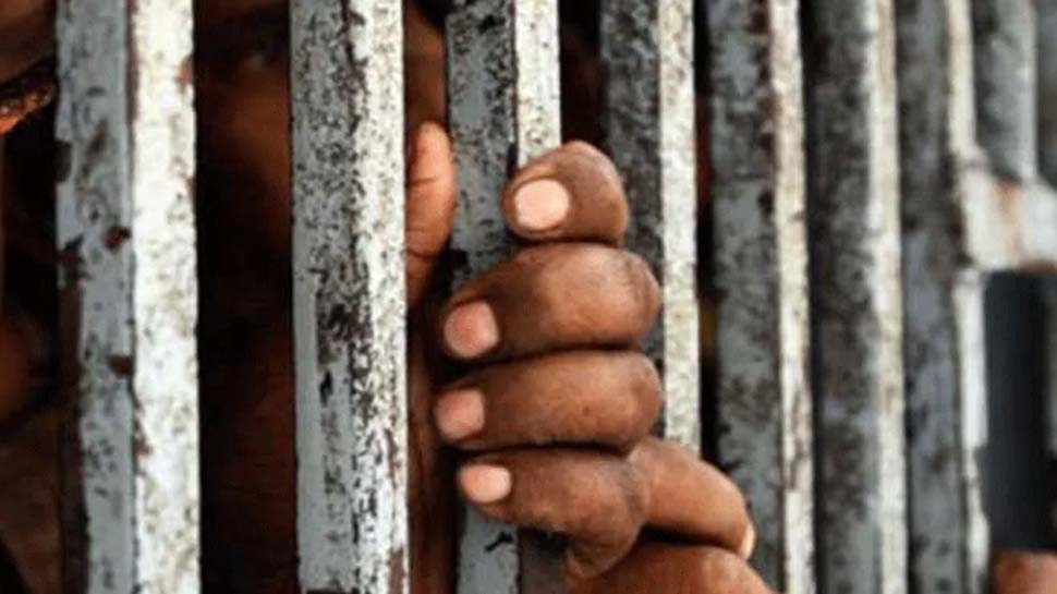 NHRC issues notice to Maharashtra Chief Secy, DG (Prisons) over SC order on releasing prisoners amid coronavirus COVID-19