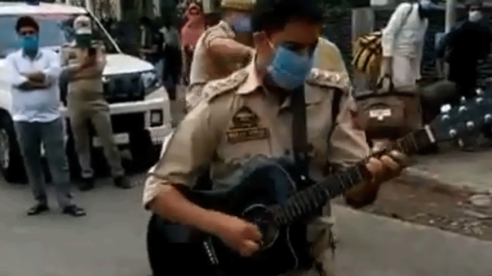 Jammu and Kashmir&#039;s SDPO turns guitarist, sings song to entertain people; video goes viral