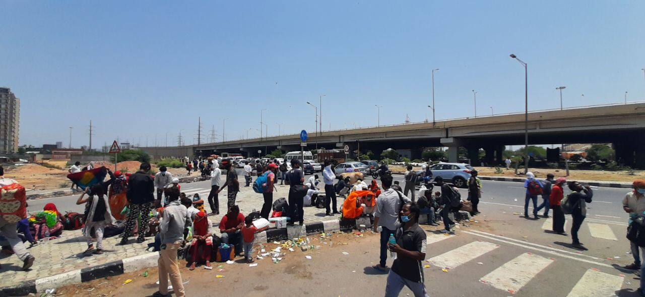 Migrants from UP, Bihar reach Ghaziabad border amid lockdown