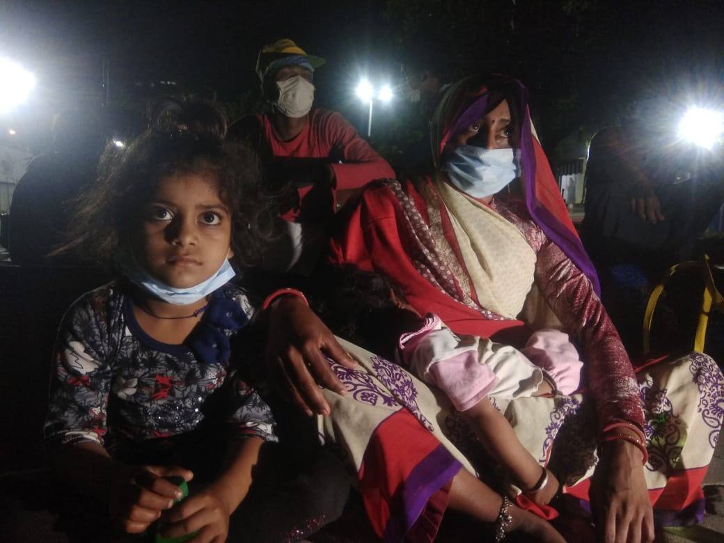 Migrant labourers travelling from Sonepat in Haryana to Jhansi in Uttar Pradesh on foot