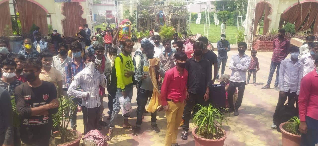 Migrant workers at Mohan Nagar in Ghaziabad