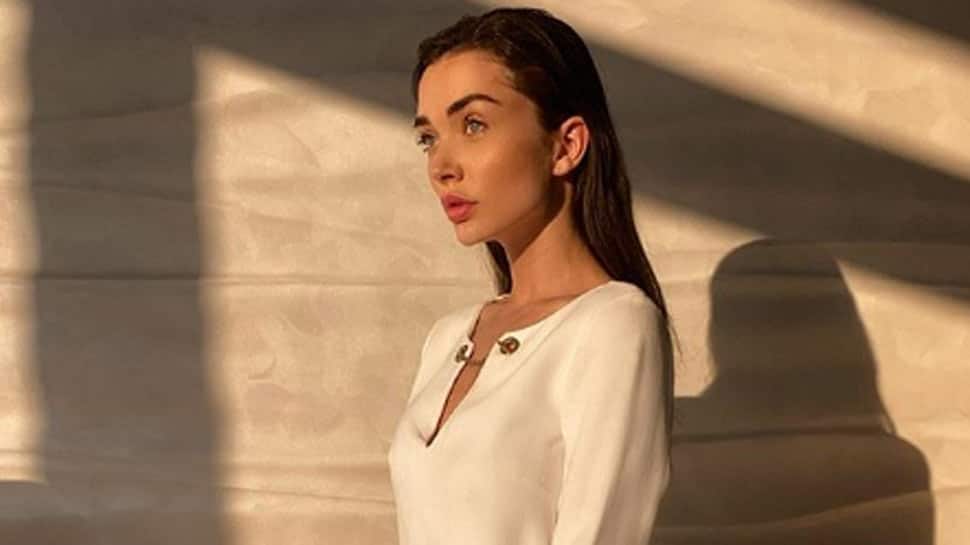 Amy Jackson &#039;honours&#039; Cannes film festival in new post