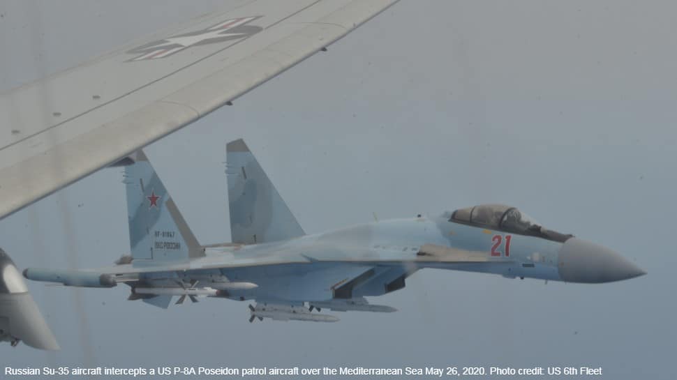 2 Russian Sukhoi Su-35 sandwich US Navy P-8A Poseidon over Mediterranean Sea, watch video