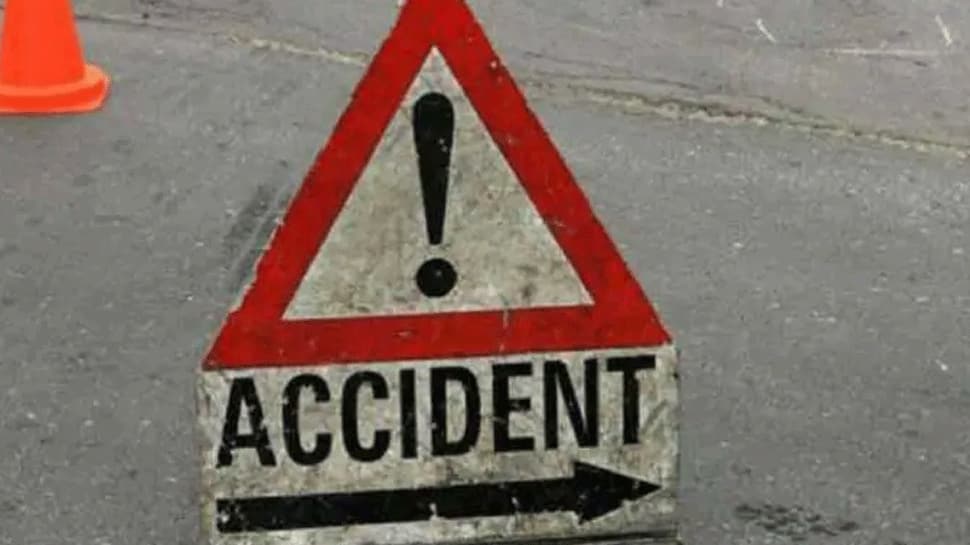 Bus carrying migrants from Kerala to Bengal overturns in Odisha&#039;s Balasore