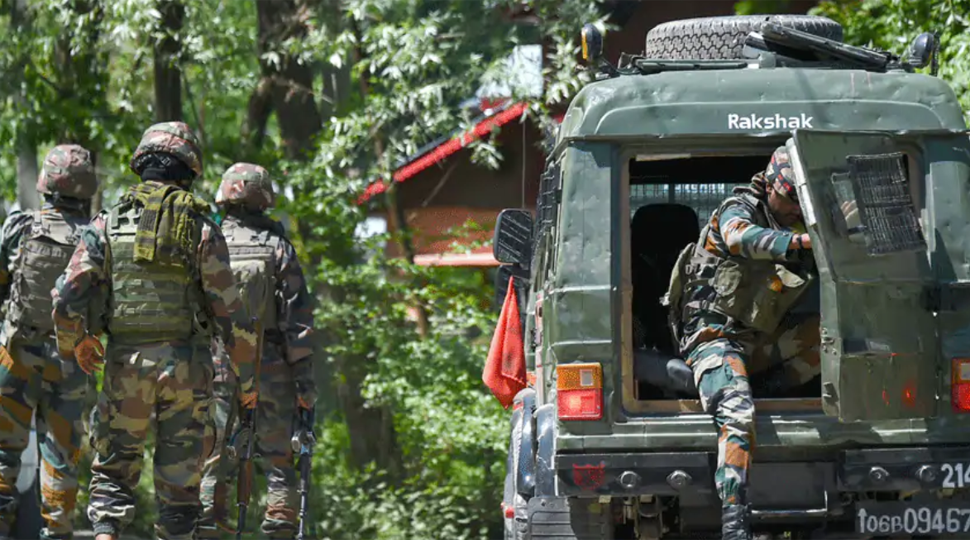 Encounter underway between security forces, terrorists in Anantnag district  of Jammu and Kashmir | India News | Zee News