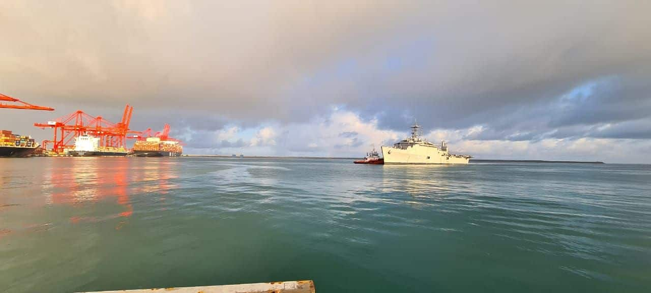 Indian Navy ship INS Jalashwa reached Colombo Port today 