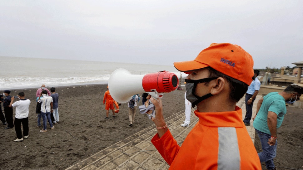 Cyclone Nisarga makes landfall in Maharashtra&#039;s Alibaug, to enter Mumbai soon