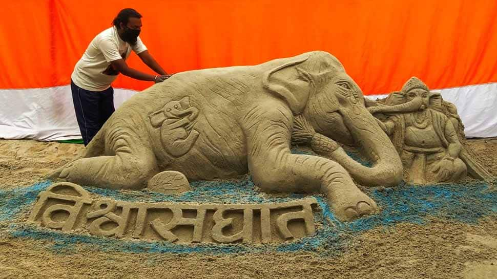 Artist from Bihar&#039;s Chhapra makes sand art seeking justice for dead Kerala elephant 