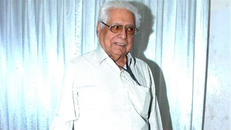 PM Narendra Modi, Amitabh Bachchan and others mourn Basu Chatterjee&#039;s demise