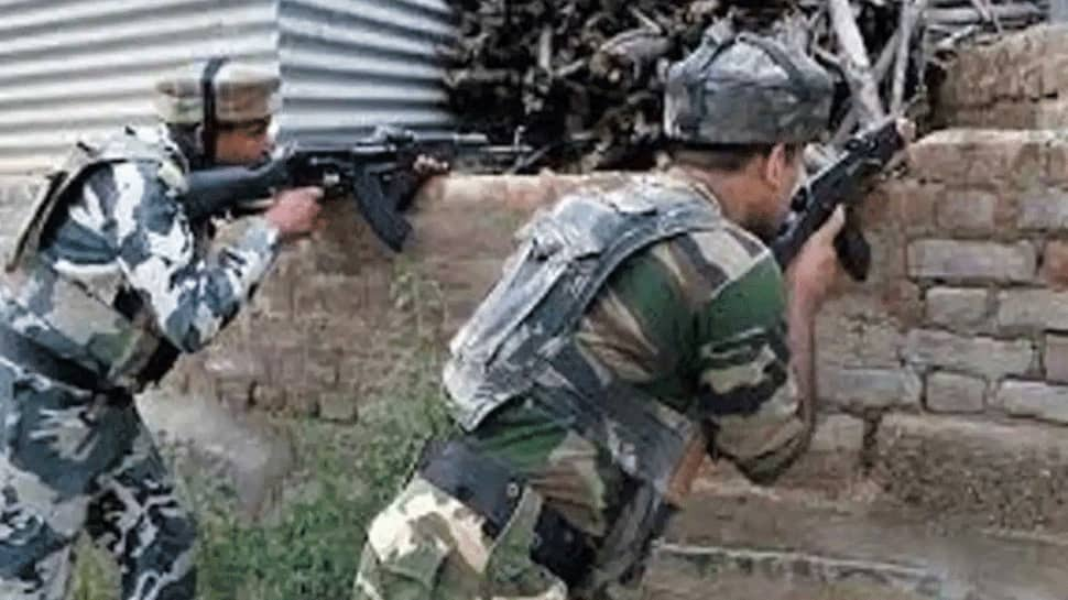 Terrorists attack police party in J&amp;K&#039;s Kulgam, civilian injured