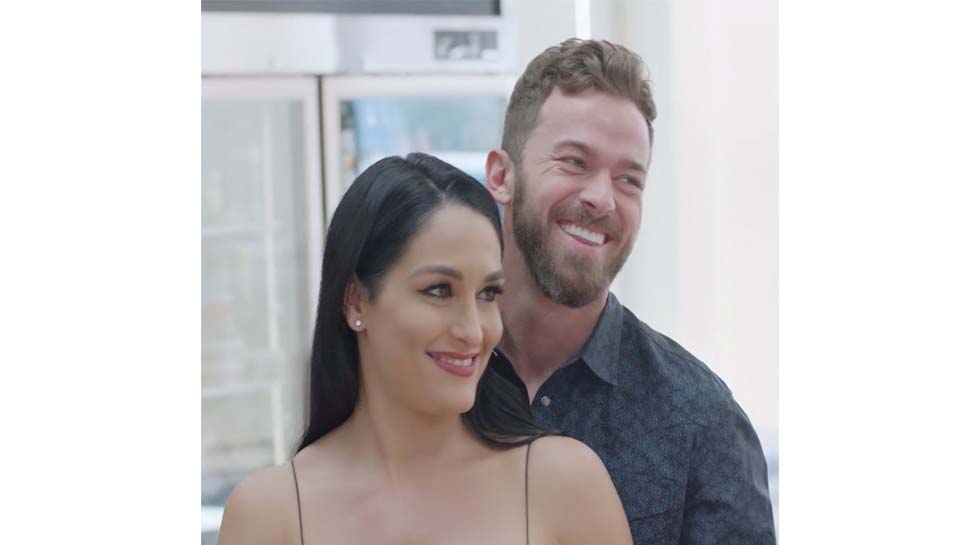 She said yes! Artem Chigvintsev pops the question to Nikki Bella 