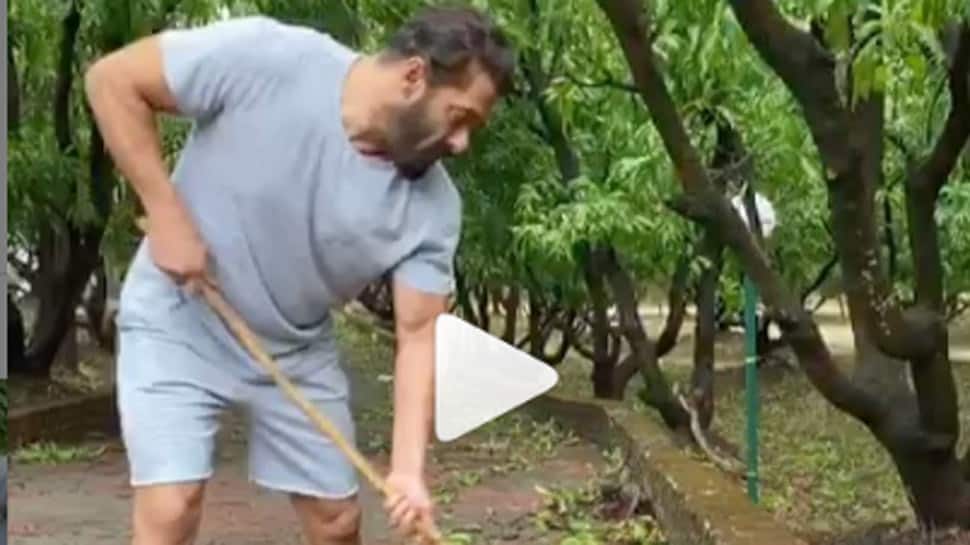 Salman Khan and rumoured ladylove Iulia Vantur sweep porch and clean his Panvel farmhouse on World Environment Day- Watch 