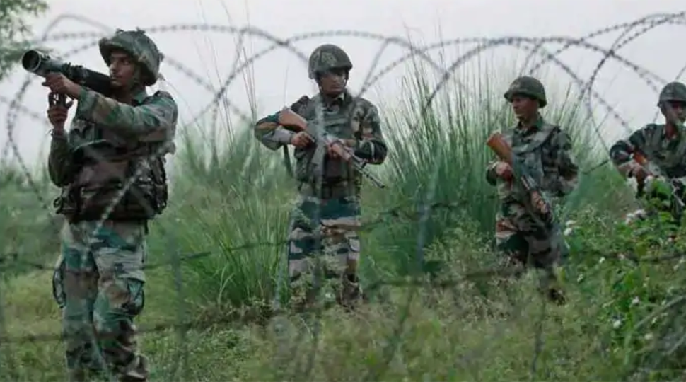 Pakistan violates ceasefire in J&amp;K&#039;s Poonch, Indian Army retaliates