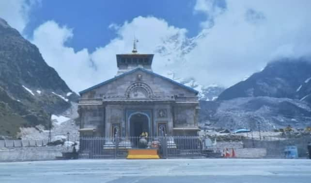 PM Modi reviews of Kedarnath reconstruction project, says it should stand test of time