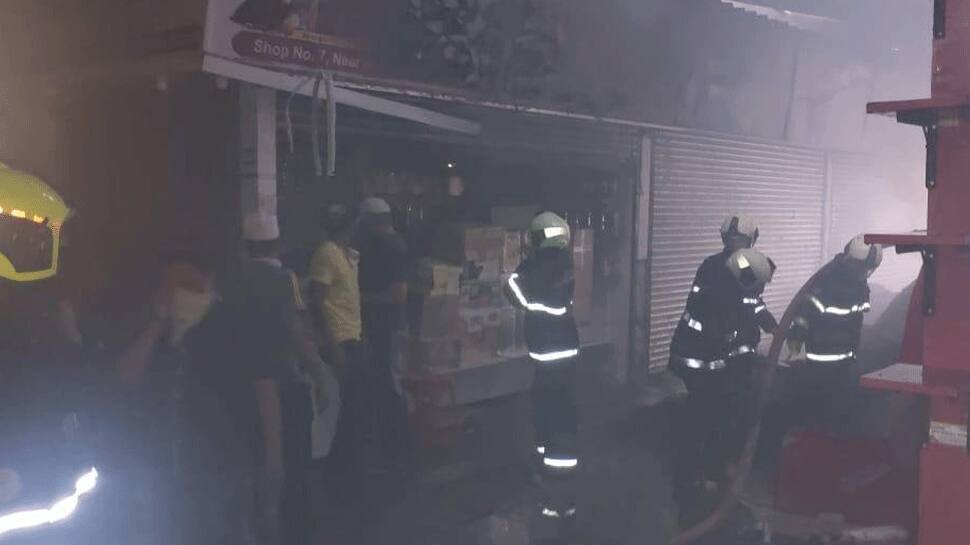 Massive fire breaks out at Mumbai&#039;s iconic Crawford Market, 6 fire tenders rushed 