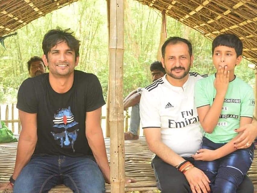 Unseen Pics Of Sushant Singh Rajput With Family At His Village In Bihar S Saharsa News Zee News