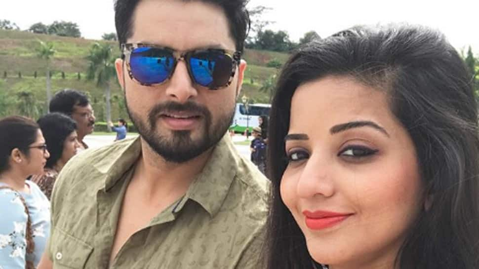 Monalisa urges everyone to be &#039;strong like waves&#039;, shares &#039;masked&#039; pics with hubby Vikrant