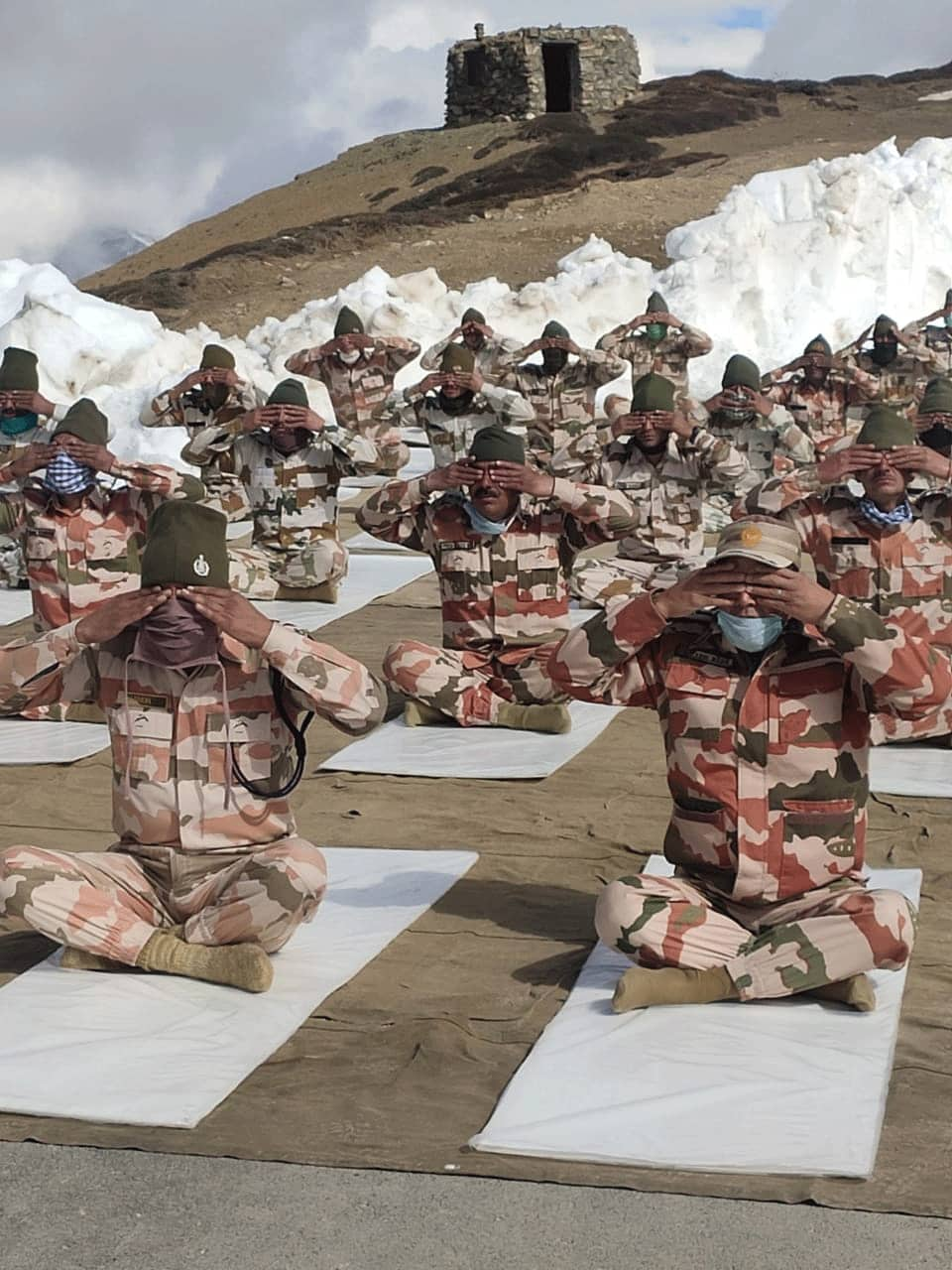 ITBP personnel practicing Yoga at 16,000 ft in Himachal Pradesh