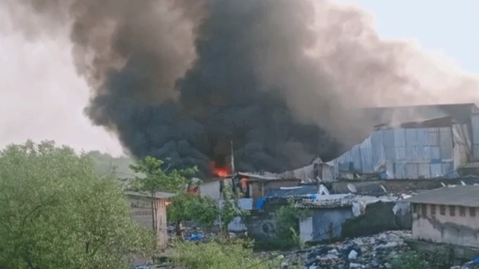 Fire breaks out at  Maharashtra&#039;s Mankhurd scrap compound; no casualty reported