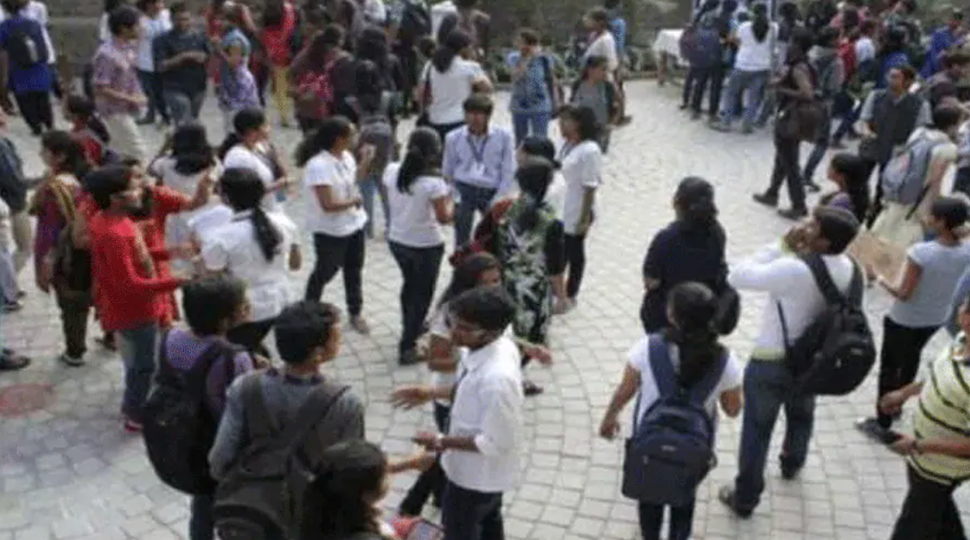 Andhra Pradesh government to soon decide on conducting final semester exams for UG/PG students