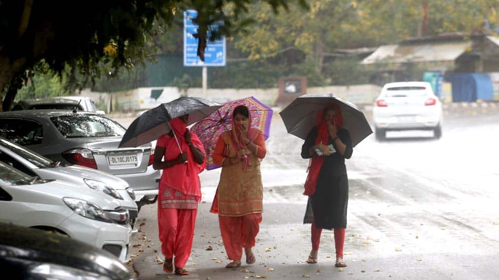 Light rains lash Delhi-NCR, monsoon likely to hit Delhi on June 25