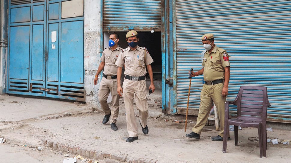 Delhi Police foil robbery bid, arrest 4 for planning to loot Rs 1 crore from senior citizen