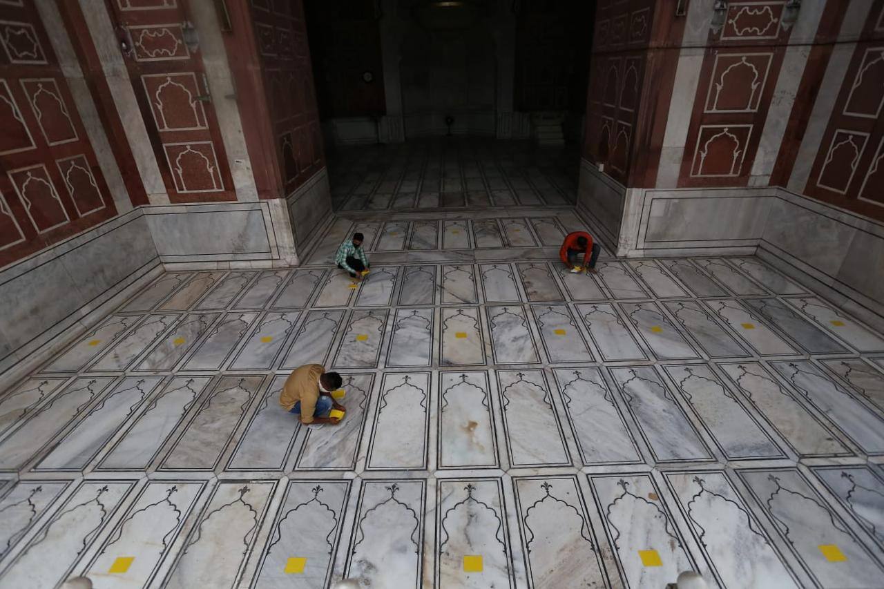 Social distancing norms to be followed in Jama Masjid as it reopens for people