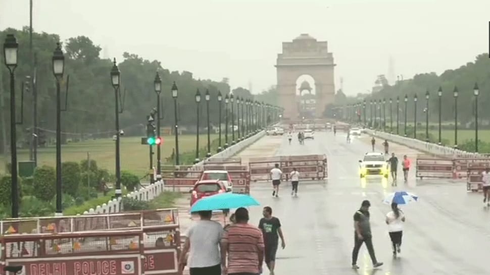 Heavy rainfall lashes parts of Delhi-NCR, brings down temperature