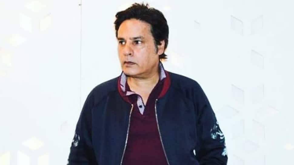 &#039;Bigg Boss 1&#039; winner Rahul Roy spends lockdown time reading books