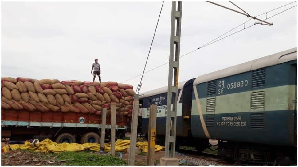 Indian Railways loads Special Parcel Train beyond national borders for first time, sends dry chillies to Bangladesh