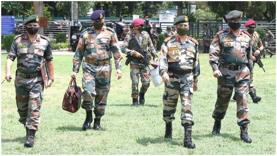 Indian Army Chief General MM Naravane visits forward areas in Jammu-Pathankot region, reviews current security situation