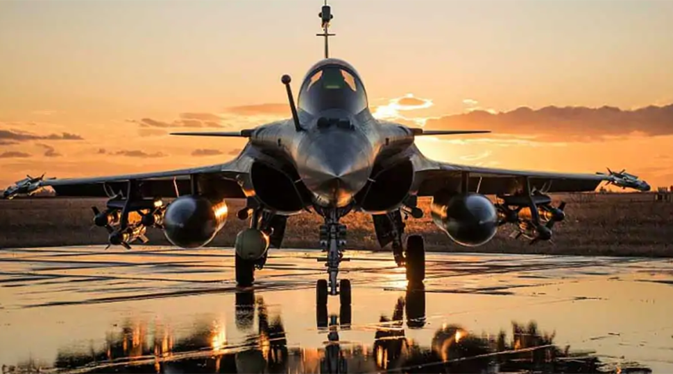 Here's why India's Rafale fighter jet is a better choice for dogfight ...