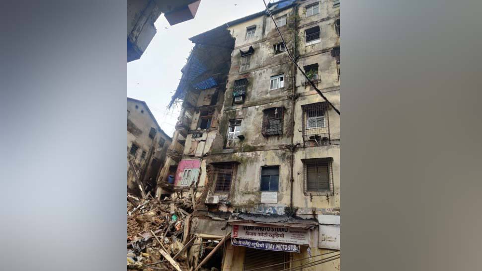 Four killed as portion of old six-storey building collapses in Mumbai&#039;s Fort area, second incident on Thursday